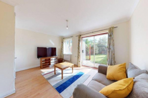 Super 2 bed House wPrivateParking&PrivateGarden
